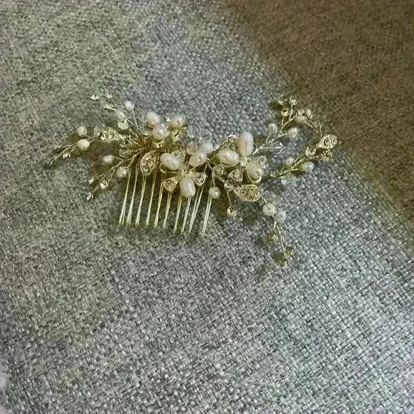 Dareth Colburn Wedding Hair Pin - Picture 3 of 3